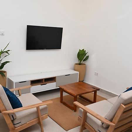 Lokko Serene Accra Bagian luar foto
