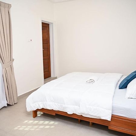 Lokko Serene Accra Bagian luar foto