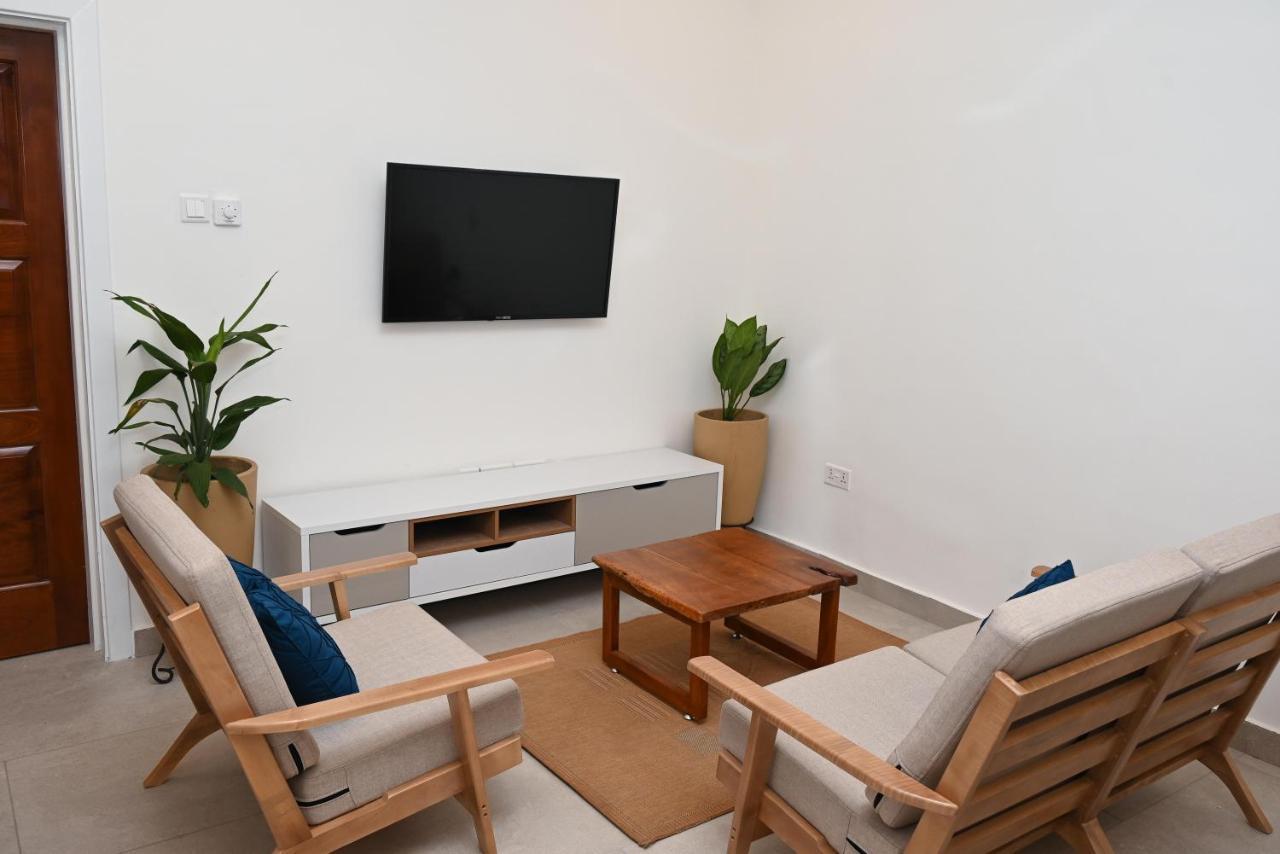 Lokko Serene Accra Bagian luar foto