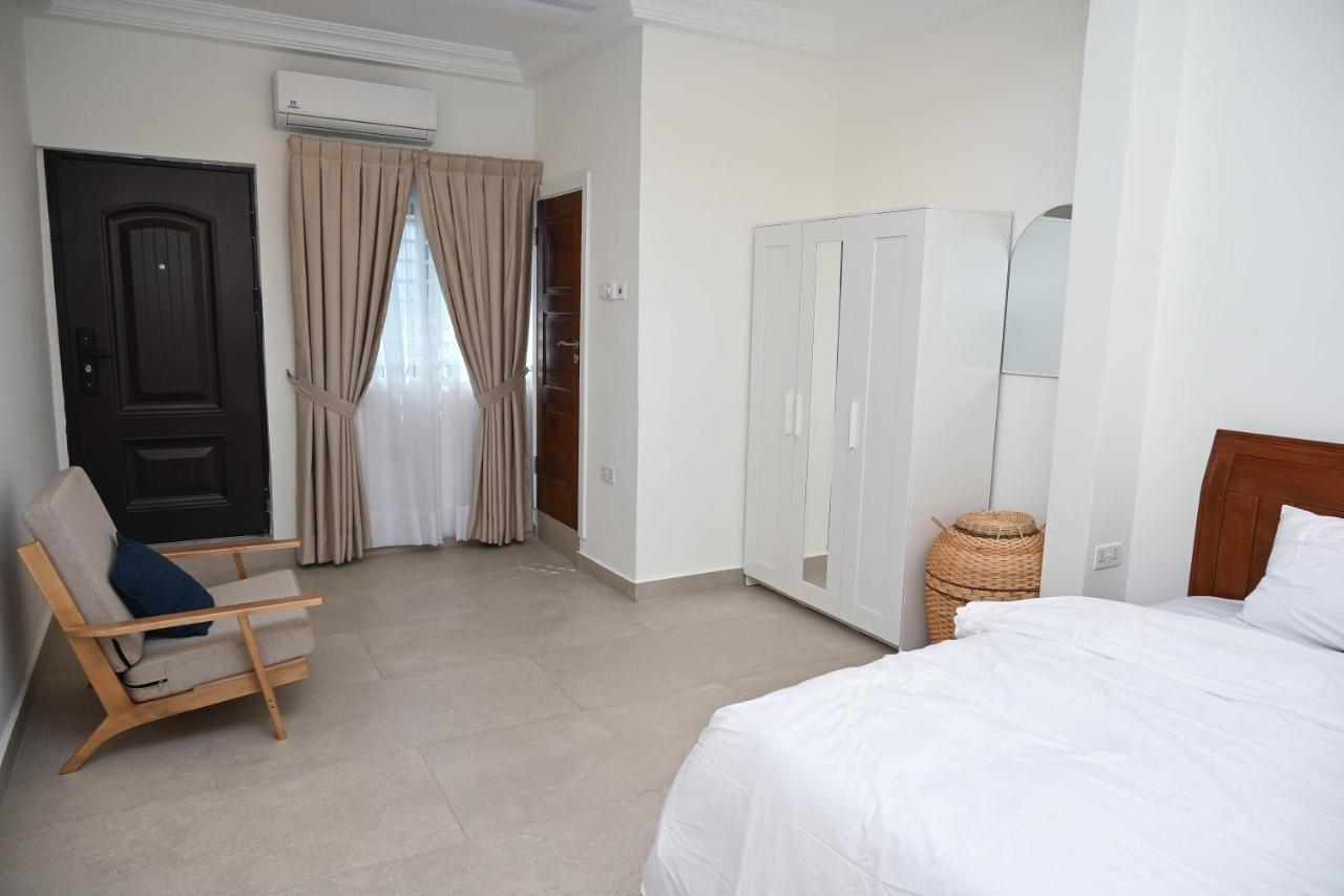 Lokko Serene Accra Bagian luar foto